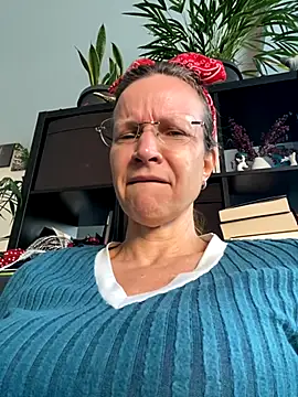 AnnikaRose online show from September 25, 2025, 5:46 am