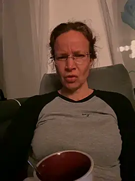 AnnikaRose online show from October 9, 2025, 5:41 am