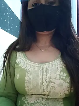 Snapshot of Aishwaryaa_69 chatting on March 10, 2025, 10:07 am Aishwaryaa 69 online show from March 10, 2025, 10:07 am