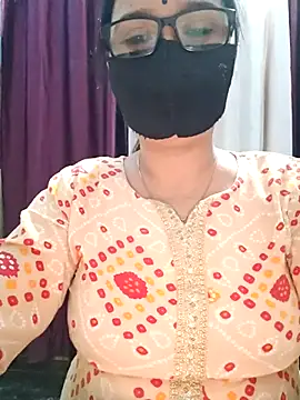 Snapshot of Aishwaryaa_69 chatting on October 24, 2025, 10:14 am Aishwaryaa 69 online show from October 24, 2025, 10:14 am