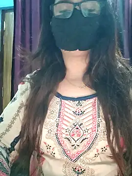 Snapshot of Aishwaryaa_69 chatting on October 23, 2025, 4:00 am Aishwaryaa 69 online show from October 23, 2025, 4:00 am