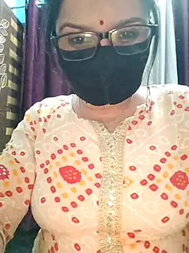 Snapshot of Aishwaryaa_69 chatting on October 28, 2025, 4:39 pm Aishwaryaa 69 online show from October 28, 2025, 4:39 pm