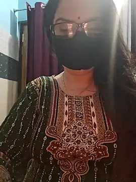 Snapshot of Aishwaryaa_69 chatting on November 5, 2025, 3:59 pm Aishwaryaa 69 online show from November 5, 2025, 3:59 pm