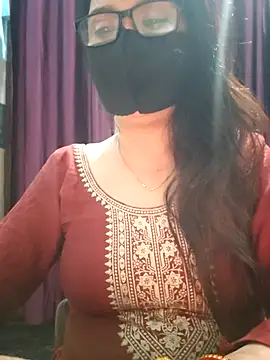 Snapshot of Aishwaryaa_69 chatting on November 7, 2025, 3:27 pm Aishwaryaa 69 online show from November 7, 2025, 3:27 pm