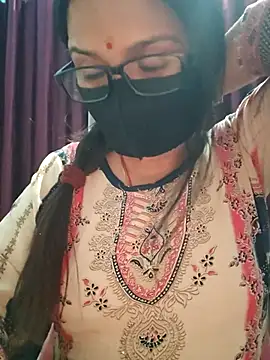 Snapshot of Aishwaryaa_69 chatting on November 30, 2025, 1:01 pm Aishwaryaa 69 online show from November 30, 2025, 1:01 pm