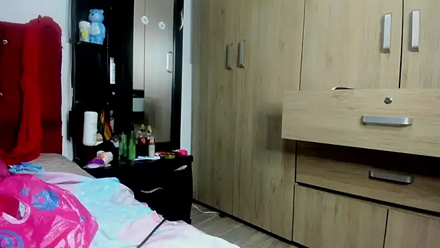 Snapshot of Sweet-Suck69 chatting on September 15, 2025, 11:05 pm Sweet-Suck69 online show from September 15, 2025, 11:05 pm