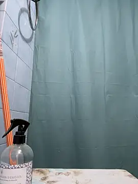 Rogerpere online show from October 14, 2025, 5:57 pm