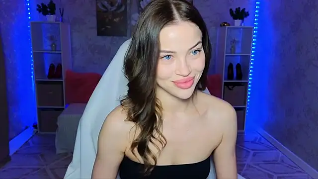Snapshot of EmmyMills chatting on May 21, 2026, 9:56 pm EmmyMills online show from May 21, 2026, 9:56 pm