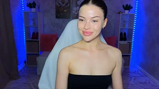 Snapshot of EmmyMills chatting on May 20, 2026, 9:12 pm EmmyMills online show from May 20, 2026, 9:12 pm