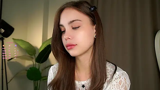 Snapshot of LillianLester chatting on December 2, 2025, 3:07 am LillianLester online show from December 2, 2025, 3:07 am