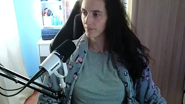 MemiKouki online show from October 30, 2025, 3:31 pm