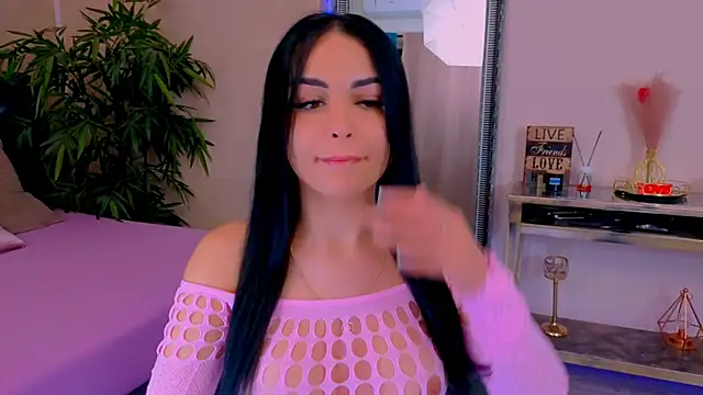 Snapshot of MichelleReys chatting on December 18, 2025, 8:45 pm MichelleReys online show from December 18, 2025, 8:45 pm