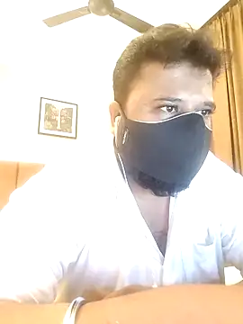 Hunk-Hand6 online show from November 12, 2025, 10:41 am