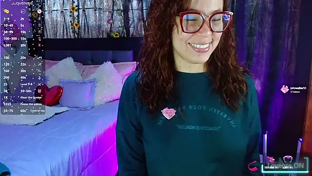 Snapshot of SharonR1 chatting on September 9, 2025, 9:46 pm SharonR1 online show from September 9, 2025, 9:46 pm