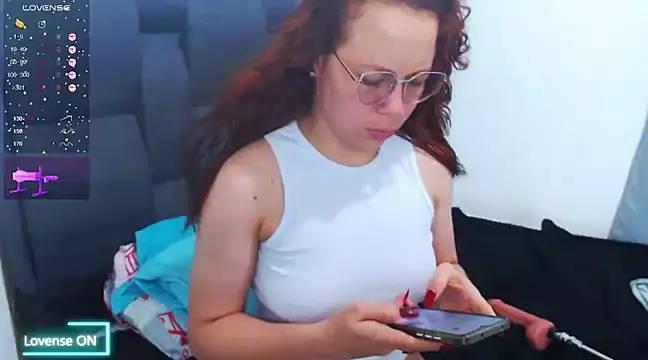 Snapshot of SharonR1 chatting on February 7, 2025, 11:45 pm SharonR1 online show from February 7, 2025, 11:45 pm