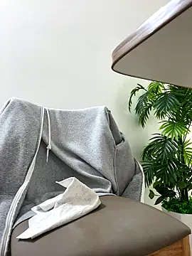 Snapshot of Lami_Mi chatting on October 1, 2025, 8:08 am Lami Mi online show from October 1, 2025, 8:08 am