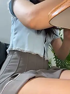 Snapshot of Lami_Mi chatting on December 23, 2025, 7:29 am Lami Mi online show from December 23, 2025, 7:29 am