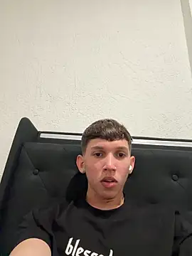 Snapshot of Jose_rz chatting on December 23, 2025, 12:11 am Jose rz online show from December 23, 2025, 12:11 am