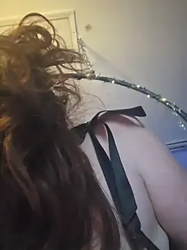 Avaivory online show from November 2, 2025, 4:06 am