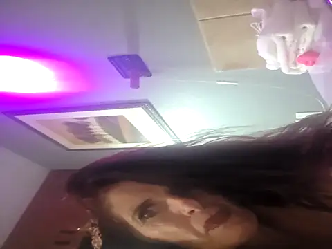 Avaivory online show from October 21, 2025, 5:29 am