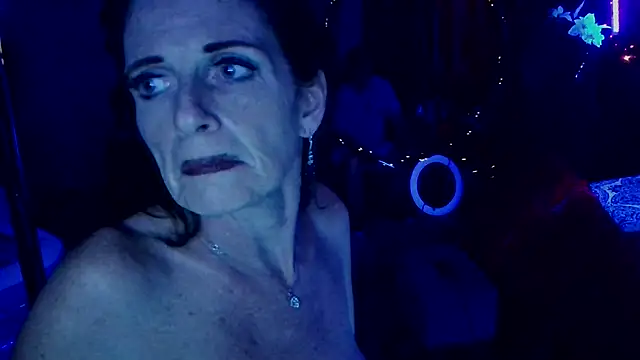 Avaivory online show from February 25, 2025, 9:48 pm