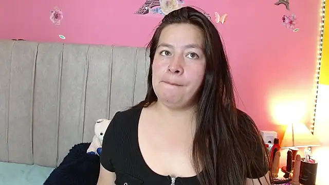 Snapshot of monickhot303av chatting on November 6, 2025, 3:43 am monickhot303av online show from November 6, 2025, 3:43 am