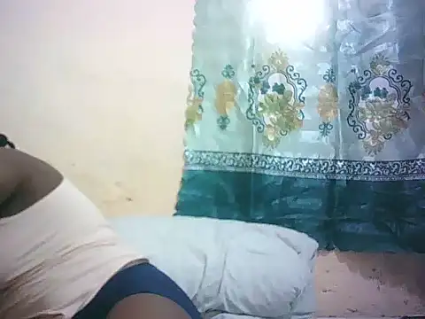 ebony valleria online show from April 19, 2026, 1:23 pm