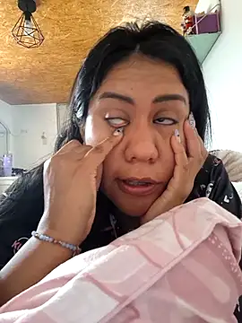 Snapshot of KasiaVenus_ chatting on October 31, 2025, 12:46 pm KasiaVenus online show from October 31, 2025, 12:46 pm