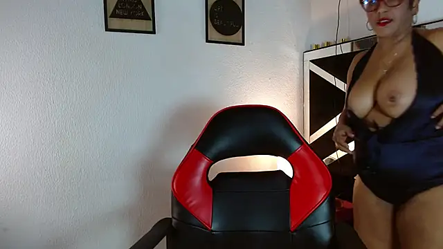 Snapshot of elizabeth_mature23 chatting on October 25, 2025, 5:13 pm elizabeth mature23 online show from October 25, 2025, 5:13 pm