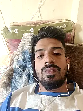 Snapshot of saggy1218 chatting on December 23, 2025, 10:14 am saggy1218 online show from December 23, 2025, 10:14 am