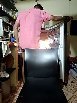 Snapshot of saggy1218 chatting on February 8, 2026, 11:24 pm saggy1218 online show from February 8, 2026, 11:24 pm