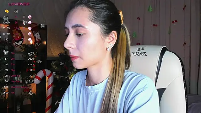 DarlaLike online show from December 21, 2025, 4:03 am