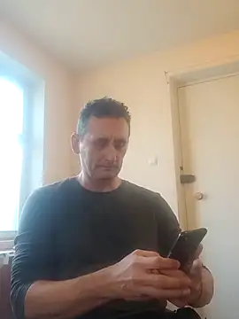 Snapshot of Viause_Kentauelle chatting on February 25, 2025, 1:32 pm Viause Kentauelle online show from February 25, 2025, 1:32 pm