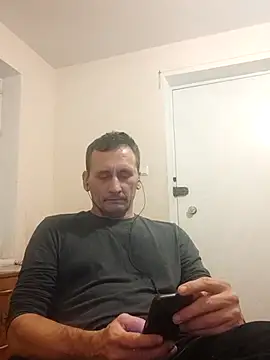 Snapshot of Viause_Kentauelle chatting on February 17, 2025, 7:01 pm Viause Kentauelle online show from February 17, 2025, 7:01 pm