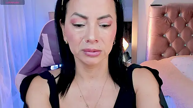 Snapshot of veronika_naughty chatting on October 15, 2025, 2:14 pm veronika naughty online show from October 15, 2025, 2:14 pm