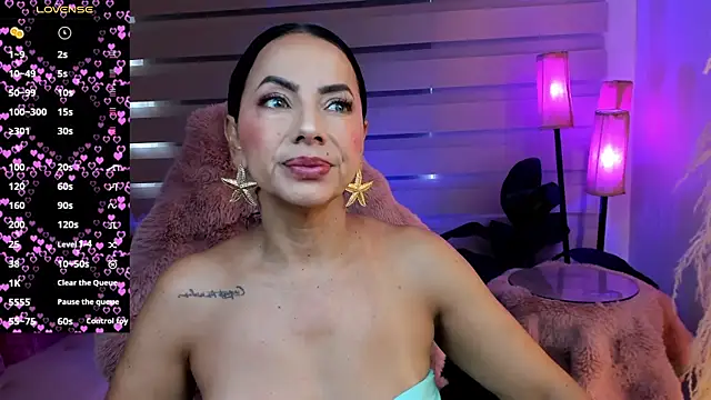 Snapshot of veronika_naughty chatting on July 4, 2026, 2:54 pm veronika naughty online show from July 4, 2026, 2:54 pm