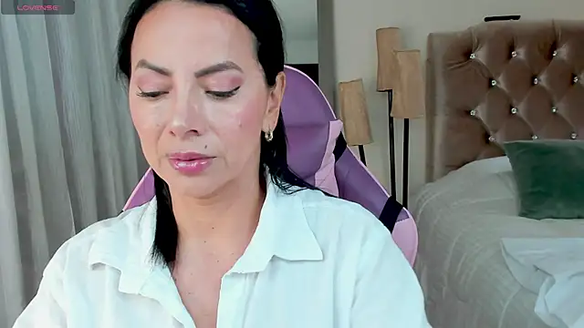 Snapshot of veronika_naughty chatting on September 25, 2025, 2:23 pm veronika naughty online show from September 25, 2025, 2:23 pm