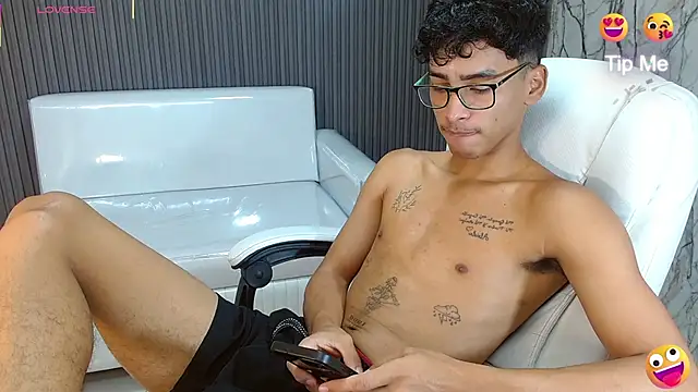 Snapshot of allens_joe chatting on October 25, 2025, 10:54 pm allens joe online show from October 25, 2025, 10:54 pm