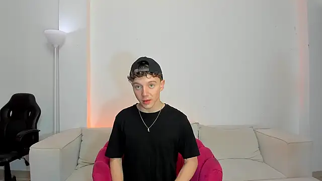 niico 18 online show from February 28, 2025, 9:15 am