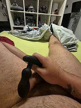 Snapshot of Bombada1 chatting on October 30, 2025, 7:33 pm Bombada1 online show from October 30, 2025, 7:33 pm