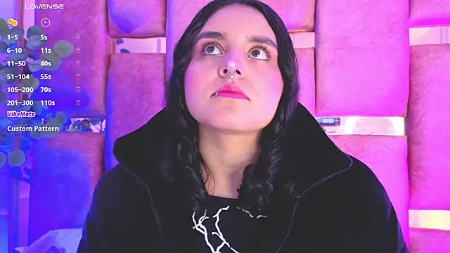  Ambar-devon  online show from November 13, 2025, 6:34 pm