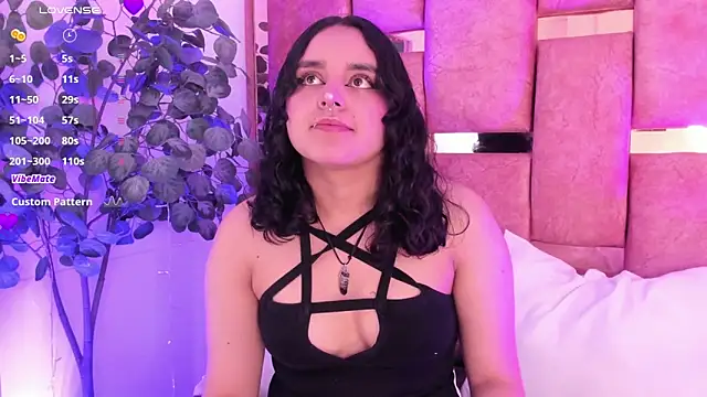  Ambar-devon  online show from October 28, 2025, 6:40 pm