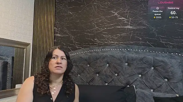 charlotte  G online show from April 19, 2026, 10:49 am