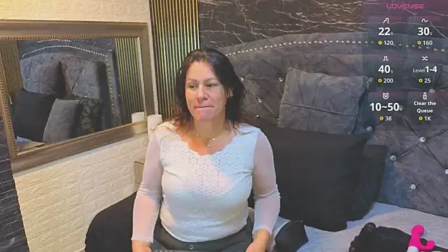 charlotte  G online show from April 12, 2026, 11:46 am