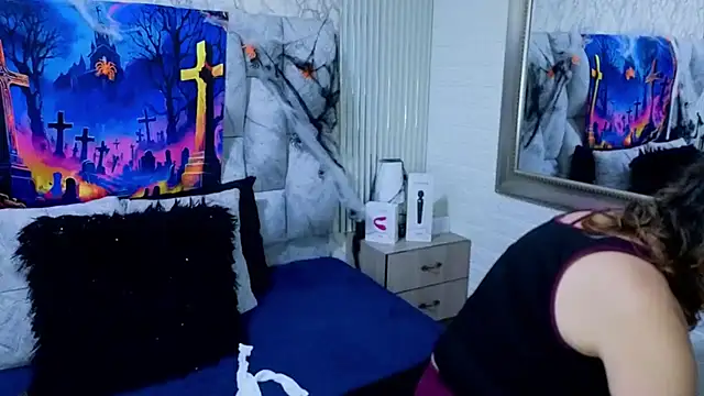 charlotte  G online show from October 30, 2025, 11:52 am