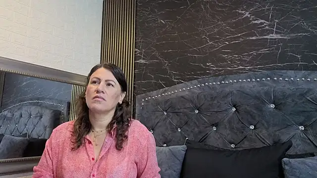 charlotte  G online show from March 13, 2026, 10:09 am