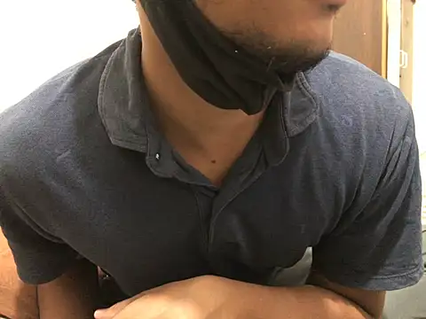 Snapshot of Zeuhorny chatting on March 5, 2025, 8:00 pm Zeuhorny online show from March 5, 2025, 8:00 pm