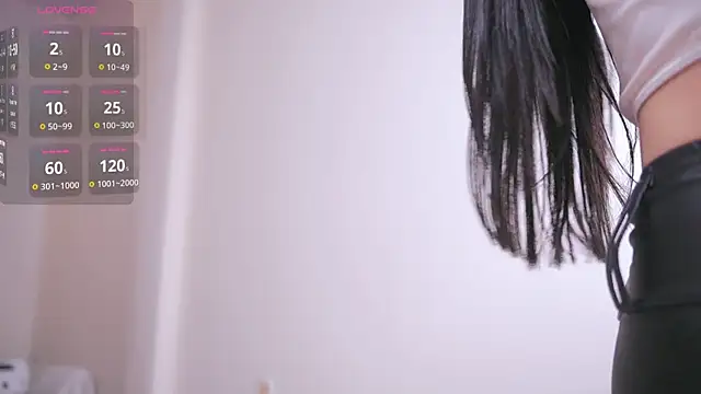 Miuzxc online show from February 9, 2025, 8:10 am