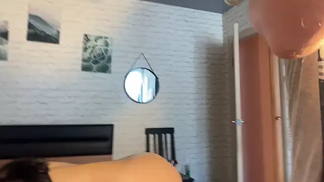 Snapshot of leesmoke chatting on December 16, 2025, 5:44 am leesmoke online show from December 16, 2025, 5:44 am