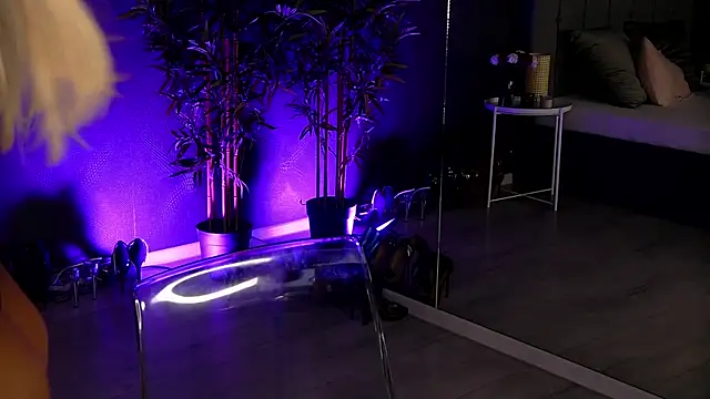 Snapshot of shayblonde chatting on February 15, 2025, 12:22 pm shayblonde online show from February 15, 2025, 12:22 pm